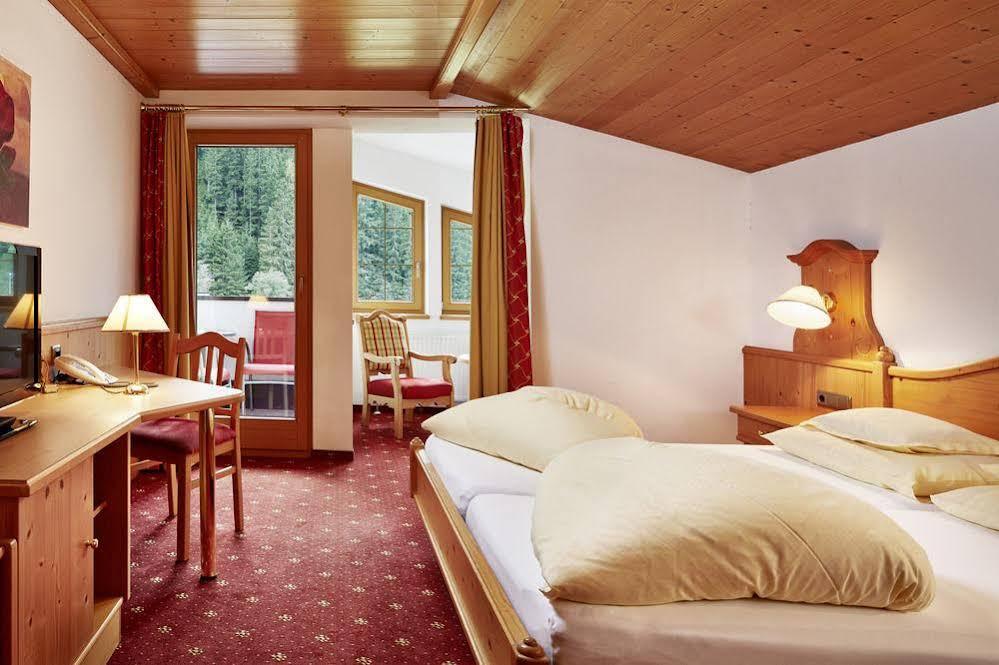 Auenhotel Тукс Экстерьер фото